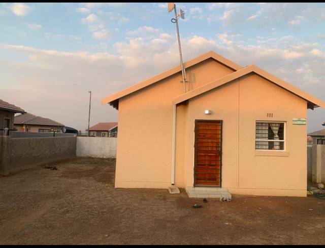 2 BEDROOM HOUSE FOR SALE IN VANDERBIJLPARK CE 4